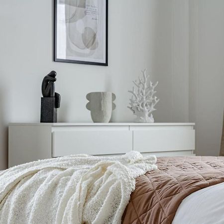 Budget Comfort On Trendy Soedermalm Stockholm Bagian luar foto