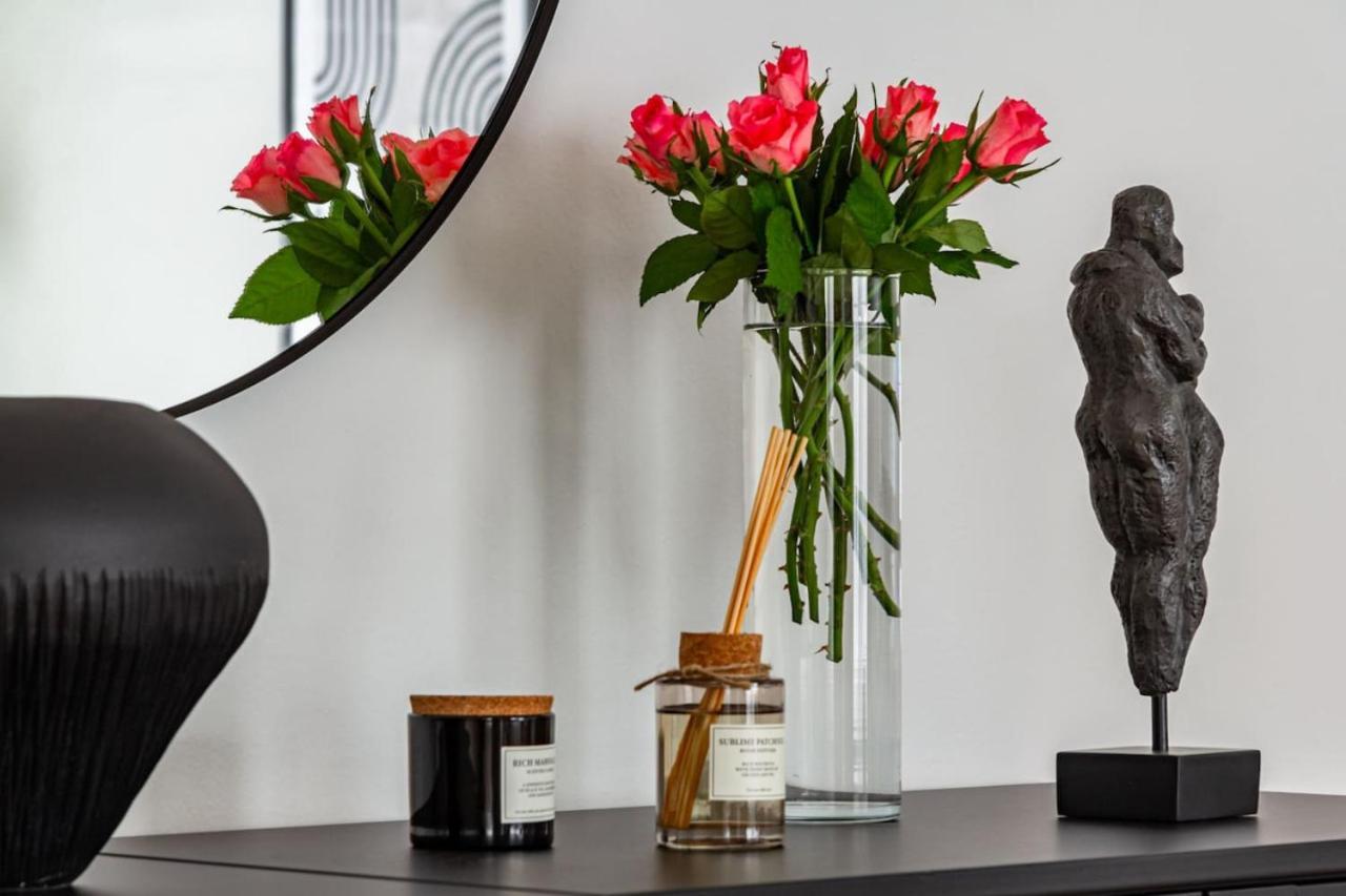 Budget Comfort On Trendy Soedermalm Stockholm Bagian luar foto