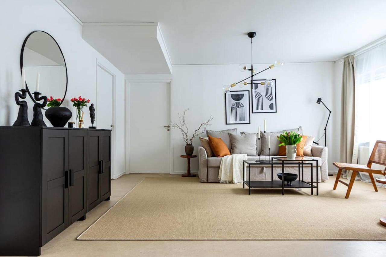 Budget Comfort On Trendy Soedermalm Stockholm Bagian luar foto