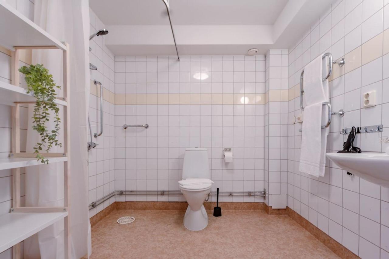 Budget Comfort On Trendy Soedermalm Stockholm Bagian luar foto