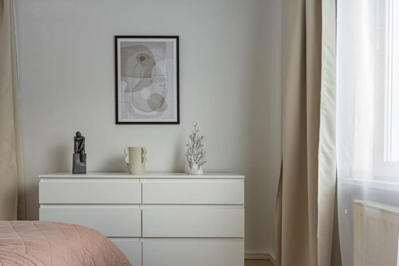 Budget Comfort On Trendy Soedermalm Stockholm Bagian luar foto