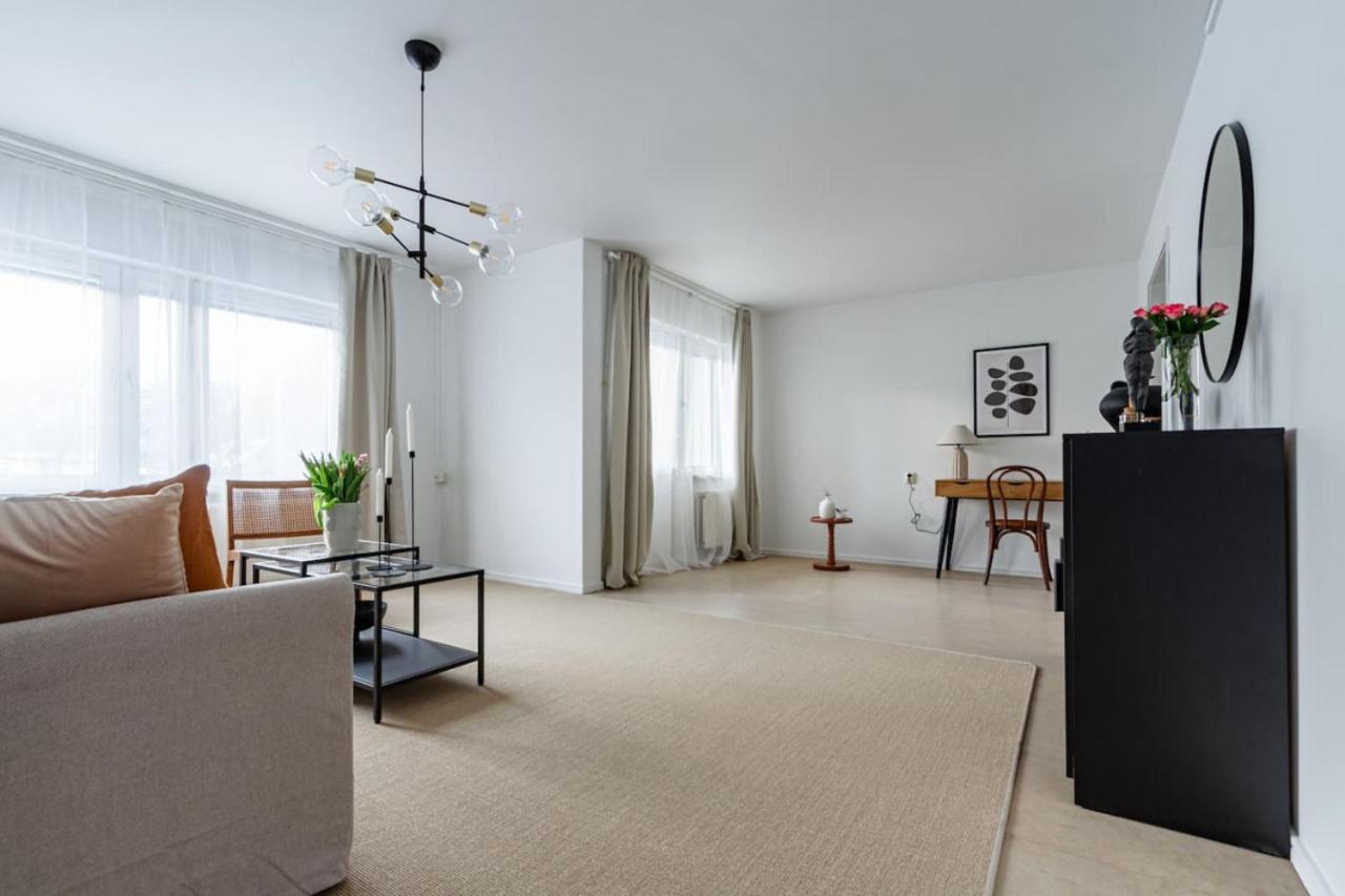 Budget Comfort On Trendy Soedermalm Stockholm Bagian luar foto