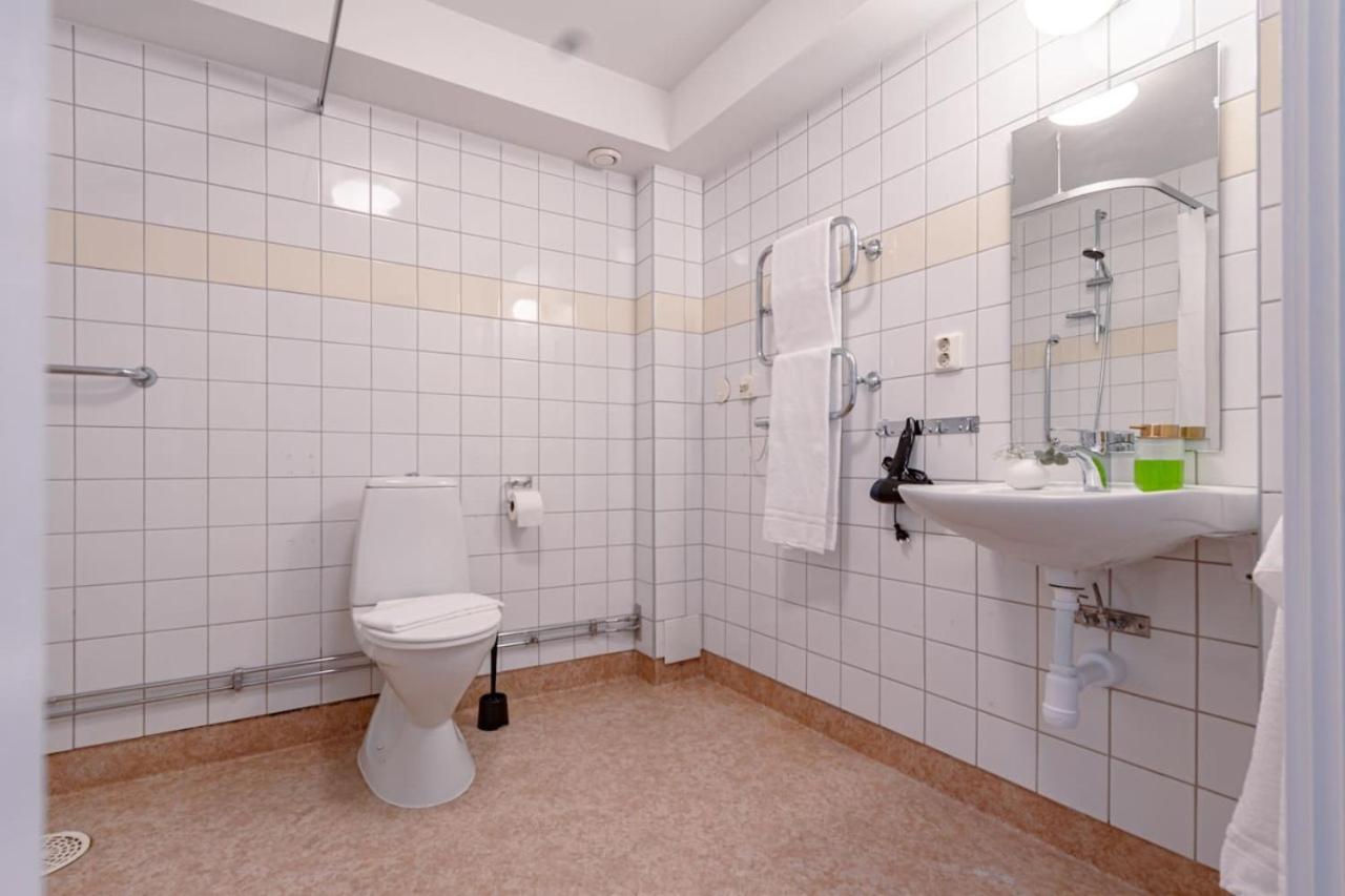 Budget Comfort On Trendy Soedermalm Stockholm Bagian luar foto