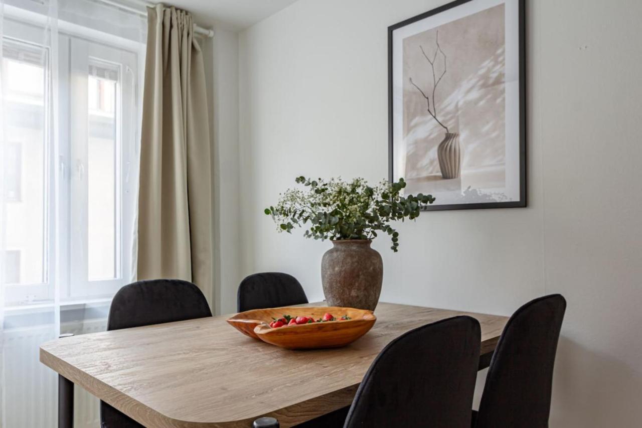 Budget Comfort On Trendy Soedermalm Stockholm Bagian luar foto