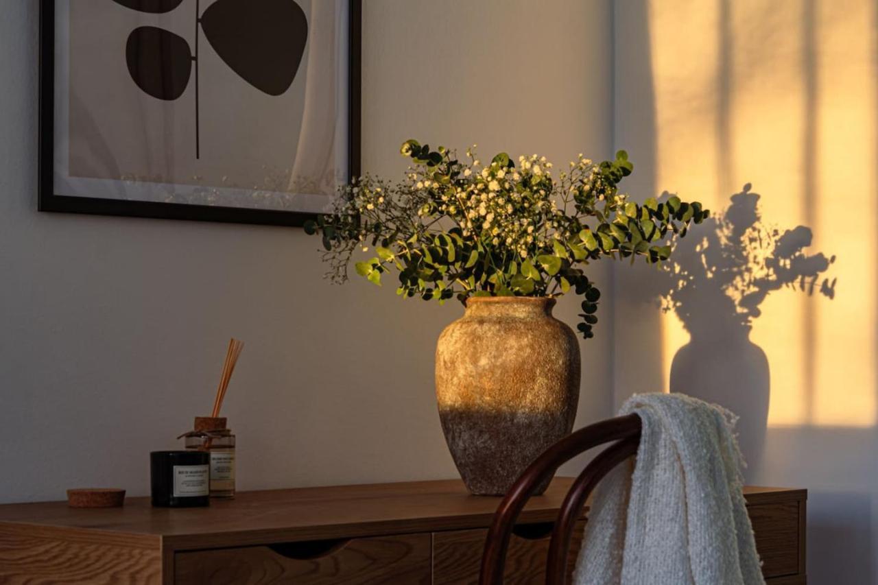 Budget Comfort On Trendy Soedermalm Stockholm Bagian luar foto